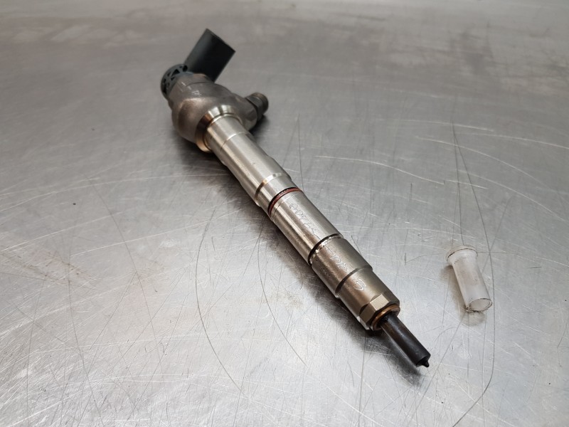 Recambio de inyector para audi a4 (b9) quattro referencia OEM IAM 04L130277AE 0445110471 