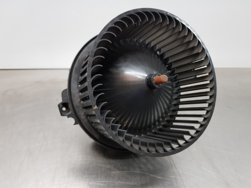 Recambio de motor calefaccion para audi a4 (b9) quattro referencia OEM IAM 4M1820021  