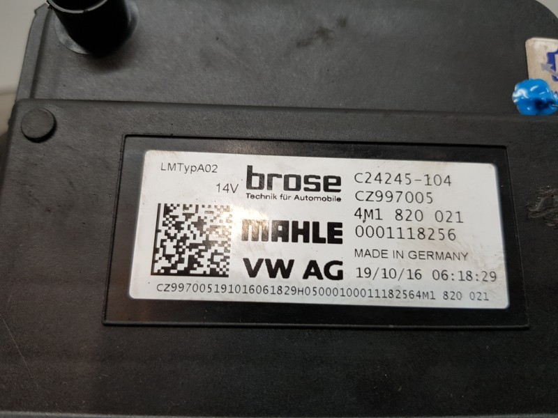 Recambio de motor calefaccion para audi a4 (b9) quattro referencia OEM IAM 4M1820021  