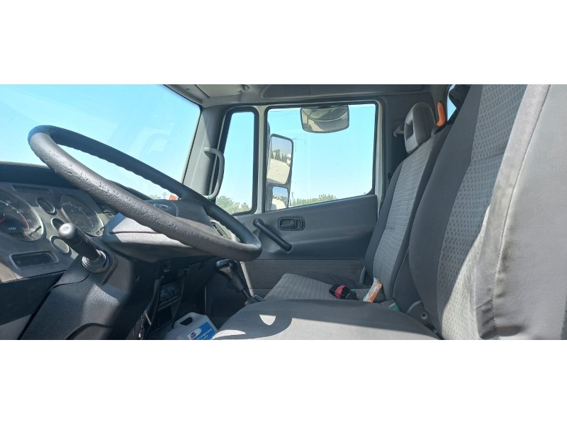 nissan atleon del año 2011