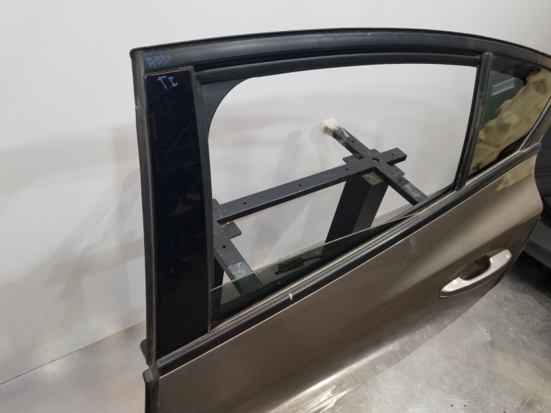 Recambio de puerta trasera izquierda para ford focus active referencia OEM IAM 2577512 PJX7BA24631AG PJX7BA24631AG