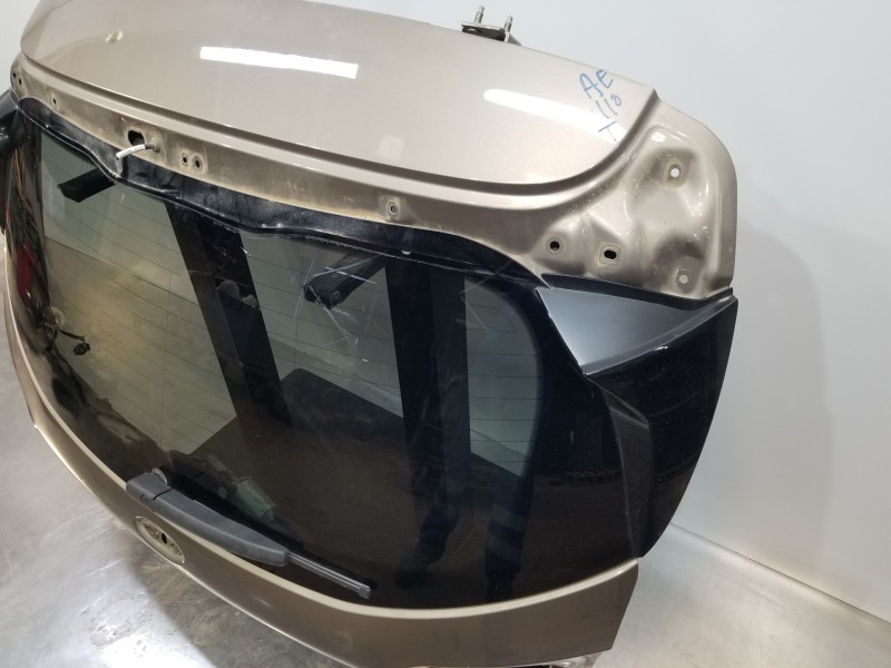 Recambio de porton trasero para ford focus active referencia OEM IAM 2566476 PJX7BA40410EC 