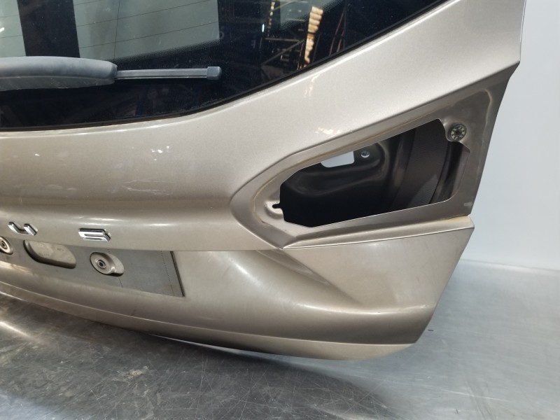Recambio de porton trasero para ford focus active referencia OEM IAM 2566476 PJX7BA40410EC 