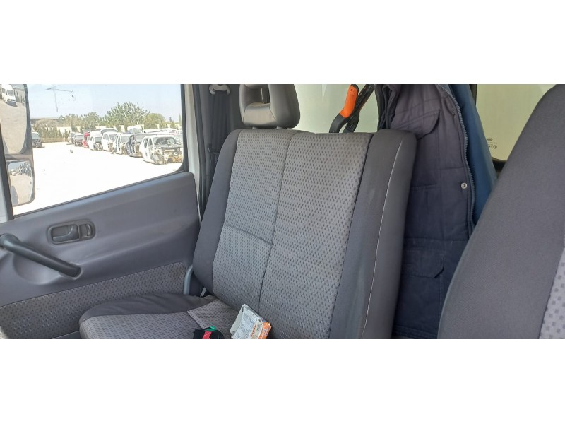 nissan atleon del año 2011