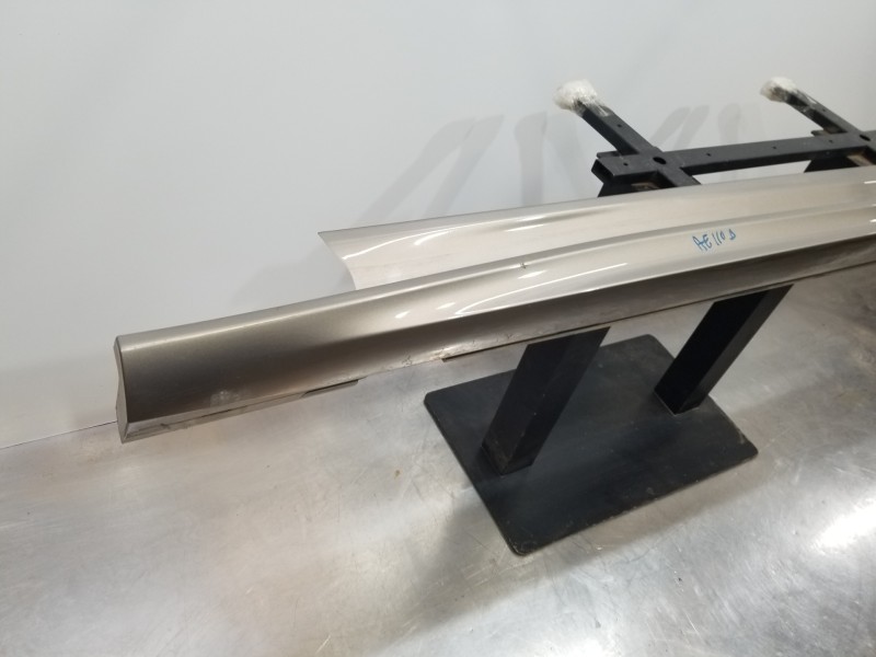 Recambio de faldon lateral para ford focus active referencia OEM IAM 2267450  