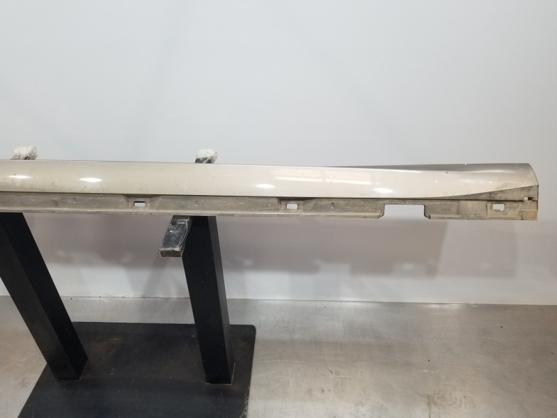 Recambio de faldon lateral para ford focus active referencia OEM IAM 2267431  