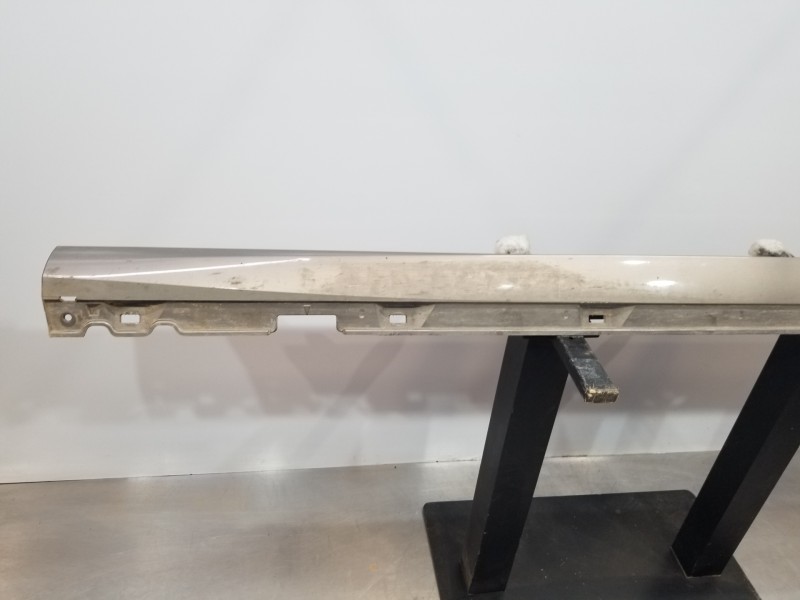 Recambio de faldon lateral para ford focus active referencia OEM IAM 2267431  