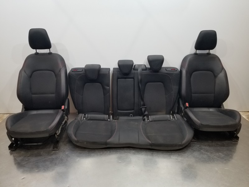 Recambio de juego asientos completo para ford focus active referencia OEM IAM JX6T14B720GBAA JX7JB62900BD1GO6 JX6A9661704CM
