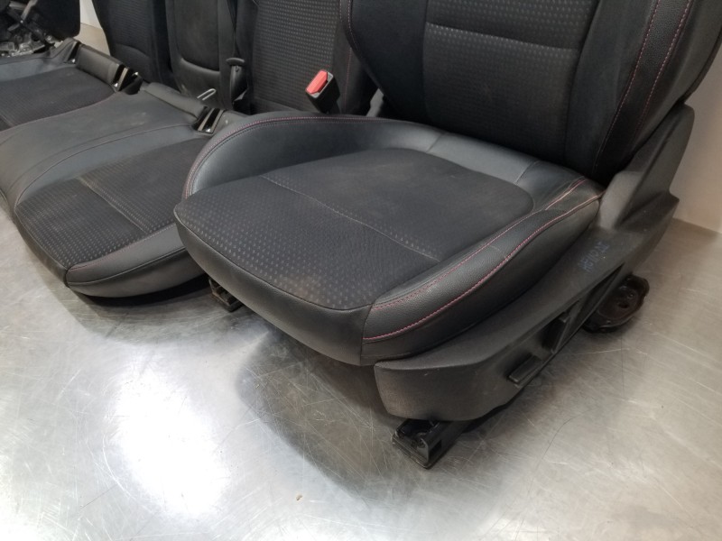 Recambio de juego asientos completo para ford focus active referencia OEM IAM JX6T14B720GBAA JX7JB62900BD1GO6 JX6A9661704CM