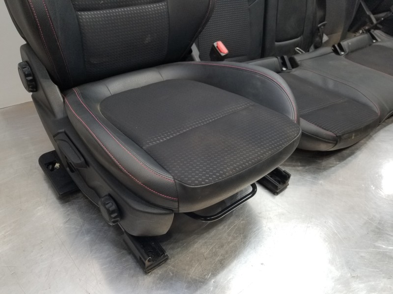 Recambio de juego asientos completo para ford focus active referencia OEM IAM JX6T14B720GBAA JX7JB62900BD1GO6 JX6A9661704CM