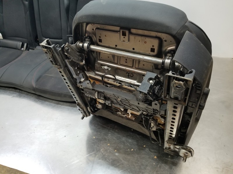 Recambio de juego asientos completo para ford focus active referencia OEM IAM JX6T14B720GBAA JX7JB62900BD1GO6 JX6A9661704CM