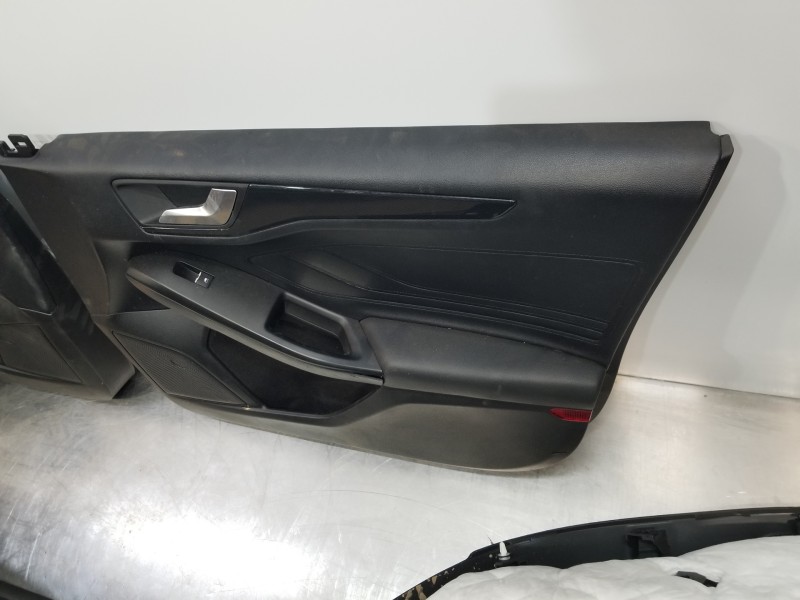 Recambio de juego asientos completo para ford focus active referencia OEM IAM JX6T14B720GBAA JX7JB62900BD1GO6 JX6A9661704CM