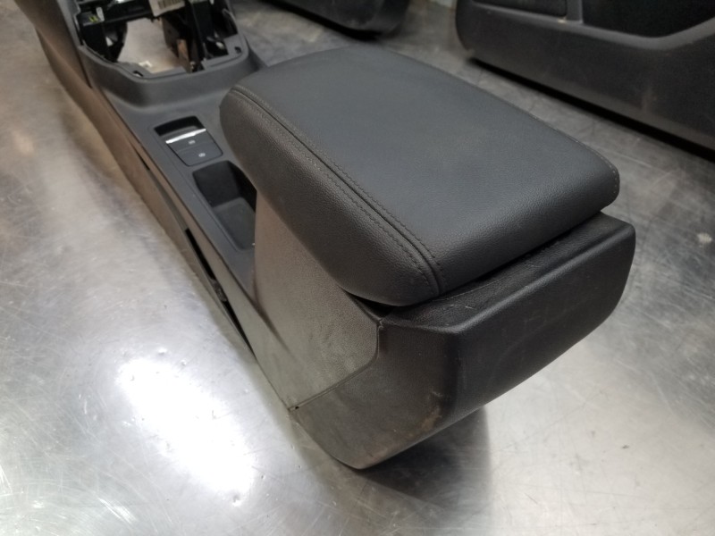 Recambio de juego asientos completo para ford focus active referencia OEM IAM JX6T14B720GBAA JX7JB62900BD1GO6 JX6A9661704CM