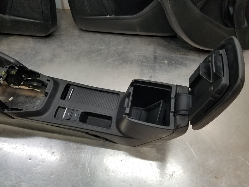 Recambio de juego asientos completo para ford focus active referencia OEM IAM JX6T14B720GBAA JX7JB62900BD1GO6 JX6A9661704CM