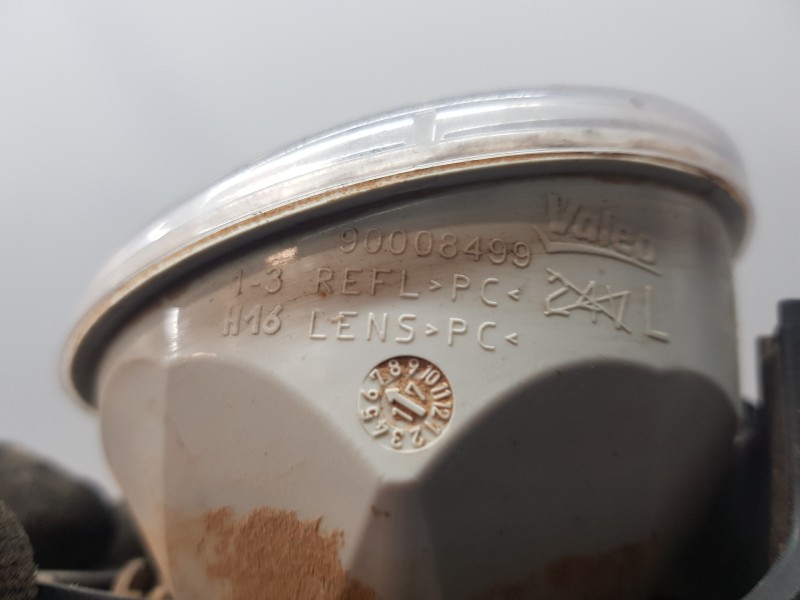 Recambio de faro antiniebla izquierdo para toyota yaris hybrid referencia OEM IAM 8122002110  