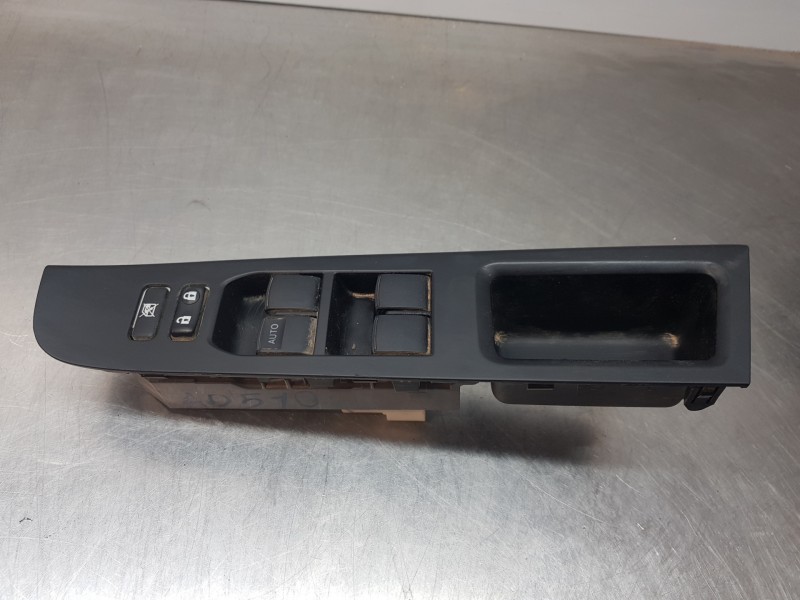 Recambio de mando elevalunas delantero izquierdo para toyota yaris hybrid referencia OEM IAM 8482002320 742320D690 