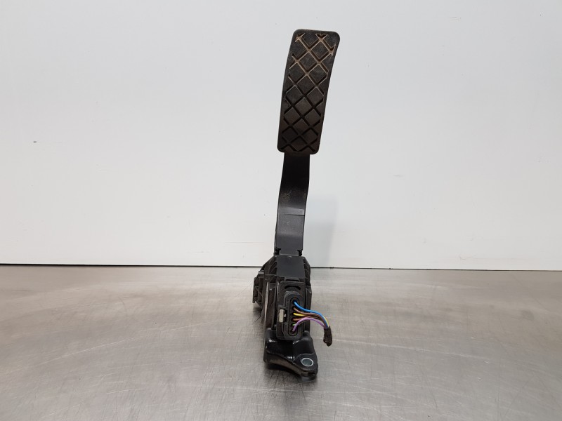 Recambio de pedal acelerador para audi a4 (b9) quattro referencia OEM IAM 8W1723523  
