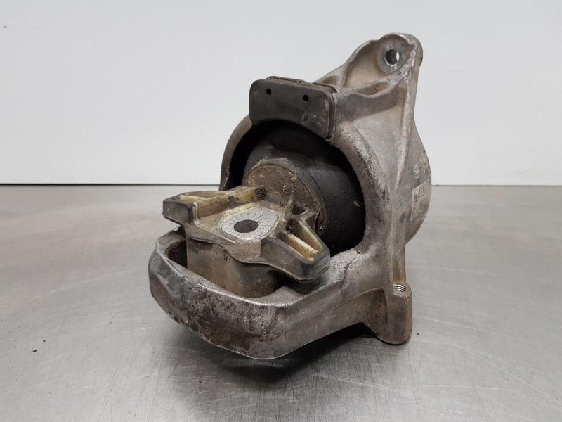 Recambio de soporte motor derecho para audi a4 (b9) quattro referencia OEM IAM 8W0199372CD  