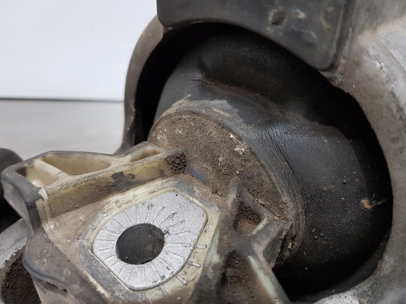 Recambio de soporte motor derecho para audi a4 (b9) quattro referencia OEM IAM 8W0199372CD  