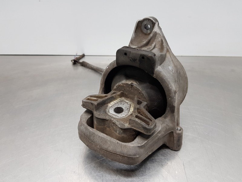 Recambio de soporte motor izquierdo para audi a4 (b9) quattro referencia OEM IAM 8W0199371AT  