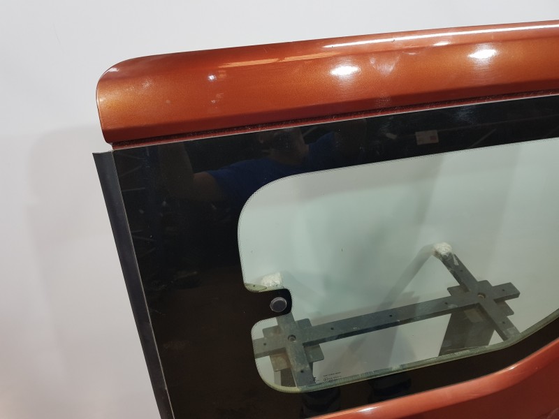 Recambio de puerta lateral corredera derecha para peugeot rifter active pack referencia OEM IAM 9820425380  