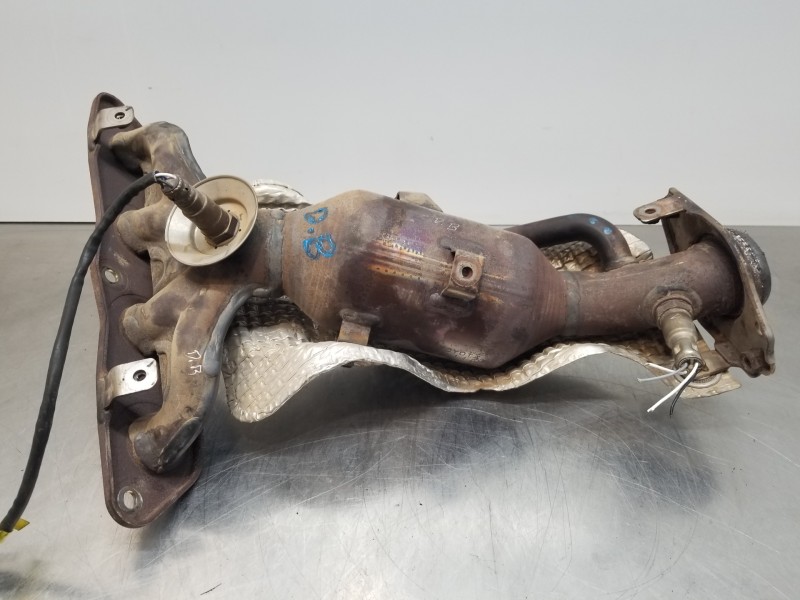 Recambio de catalizador para toyota yaris hybrid referencia OEM IAM 1714021110 21110 