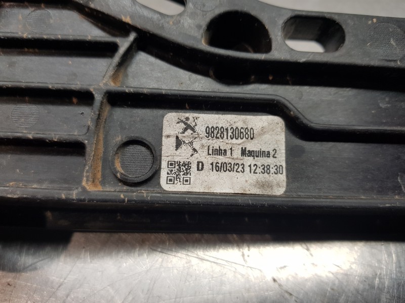 Recambio de elevalunas delantero derecho para opel mokka gs line referencia OEM IAM 9828130680  