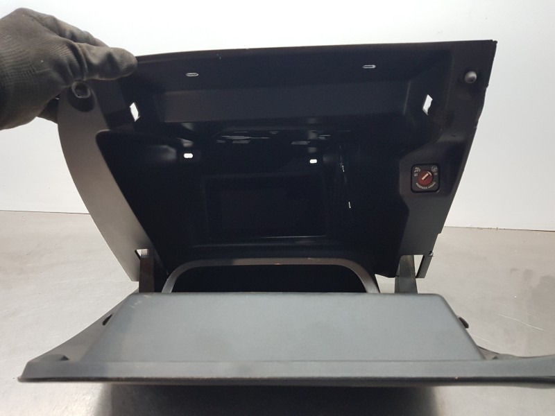 Recambio de guantera para opel mokka gs line referencia OEM IAM 9830429480  