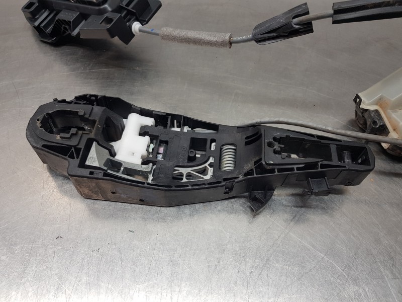Recambio de cerradura puerta delantera derecha para opel mokka gs line referencia OEM IAM 9844442480 1A006441 