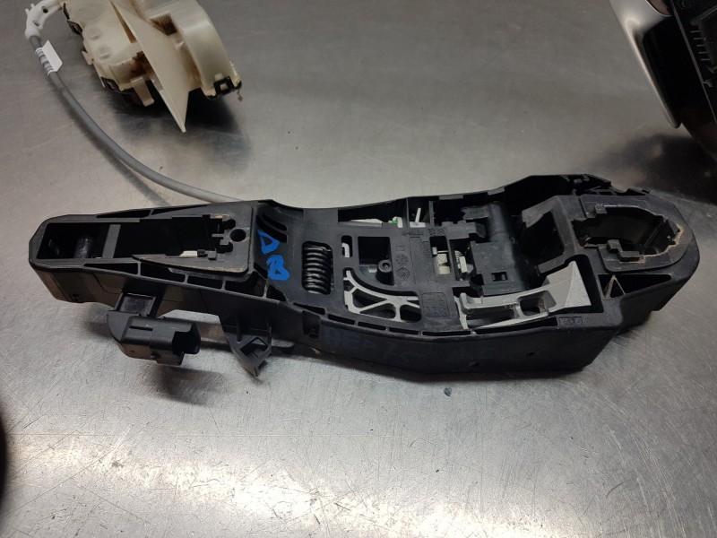 Recambio de cerradura puerta delantera izquierda para opel mokka gs line referencia OEM IAM 9830559680 1A006440 