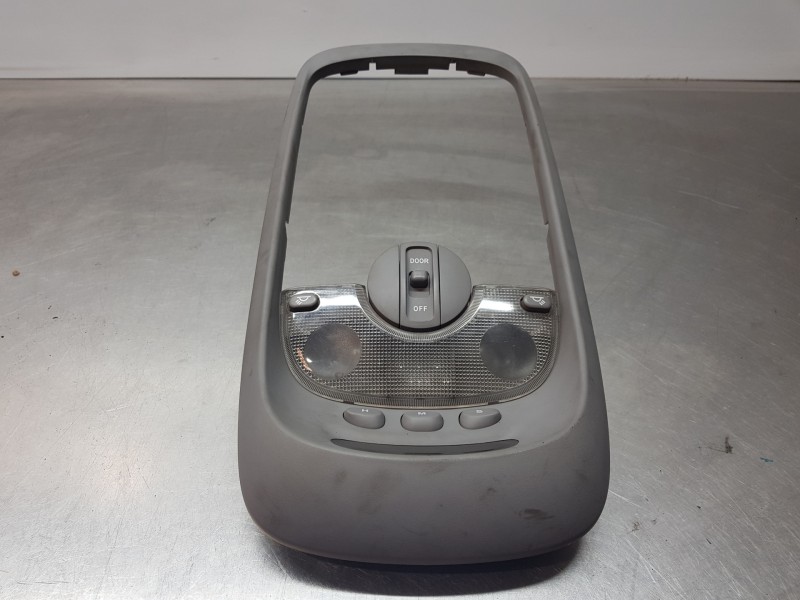 Recambio de luz interior para kia carnival ii ex referencia OEM IAM 0K53E5141064  