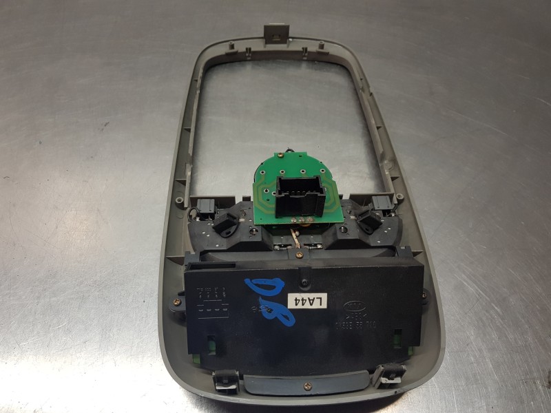 Recambio de luz interior para kia carnival ii ex referencia OEM IAM 0K53E5141064  