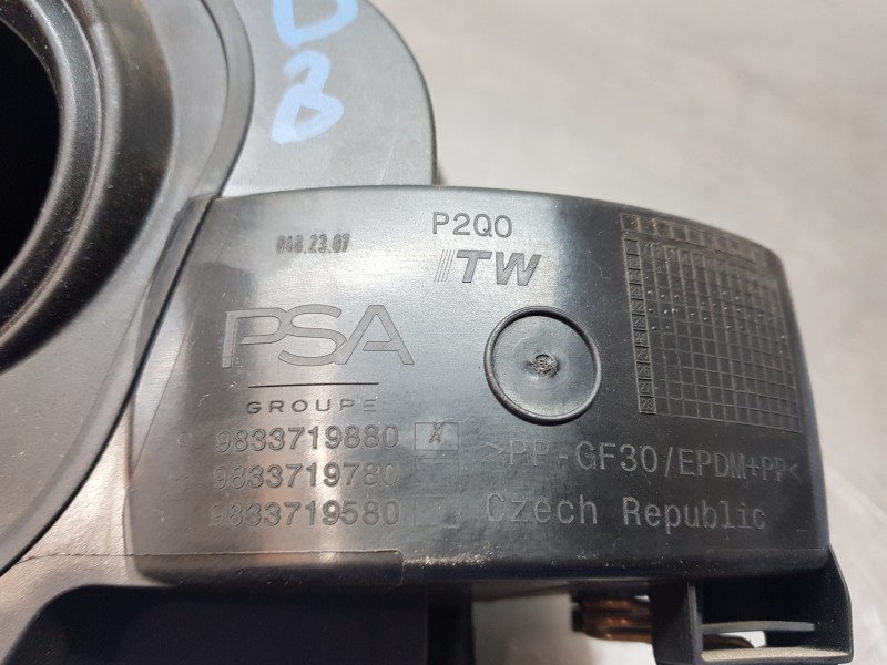 Recambio de tapa exterior combustible para opel mokka gs line referencia OEM IAM 9833719880 9833719780 9833719580