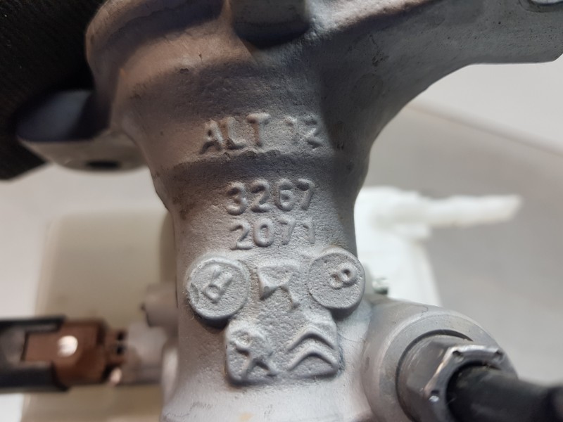 Recambio de bomba freno para opel mokka gs line referencia OEM IAM 32672071  