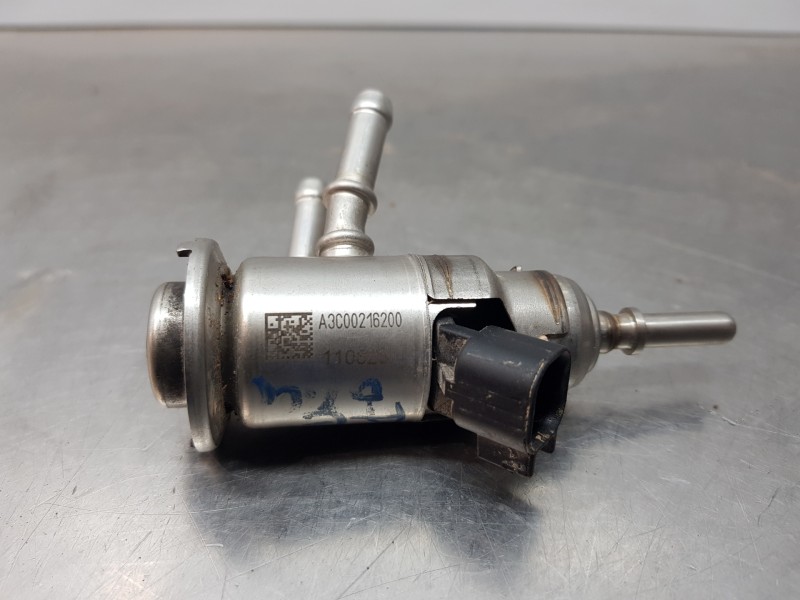 Recambio de inyector para peugeot partner standard 600kg referencia OEM IAM 9842811780  