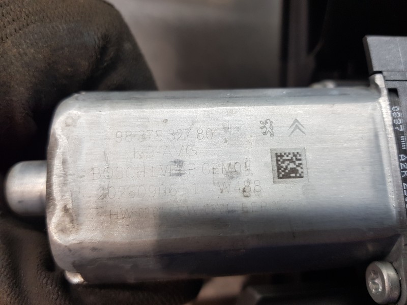 Recambio de elevalunas delantero izquierdo para peugeot partner standard 600kg referencia OEM IAM 9840175880 9837832780 