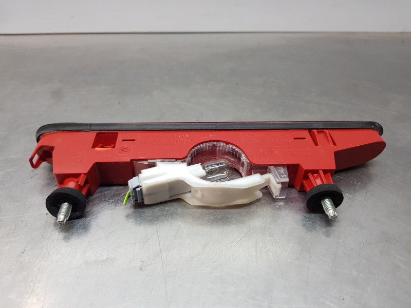 Recambio de luz central de freno para peugeot partner standard 600kg referencia OEM IAM 9682830180 9688528980 