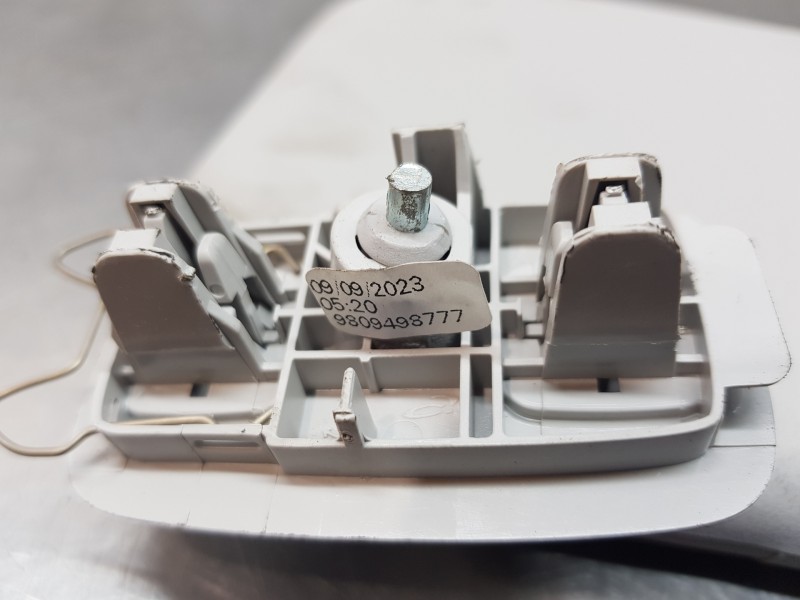 Recambio de parasol izquierdo para peugeot partner standard 600kg referencia OEM IAM 98094987BJ 9809498777 