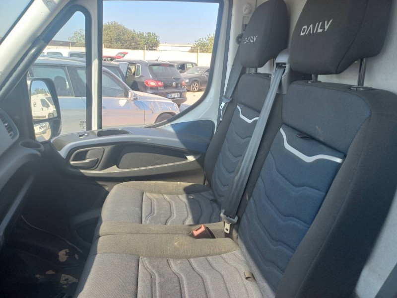 iveco daily 35s16 del año 2021