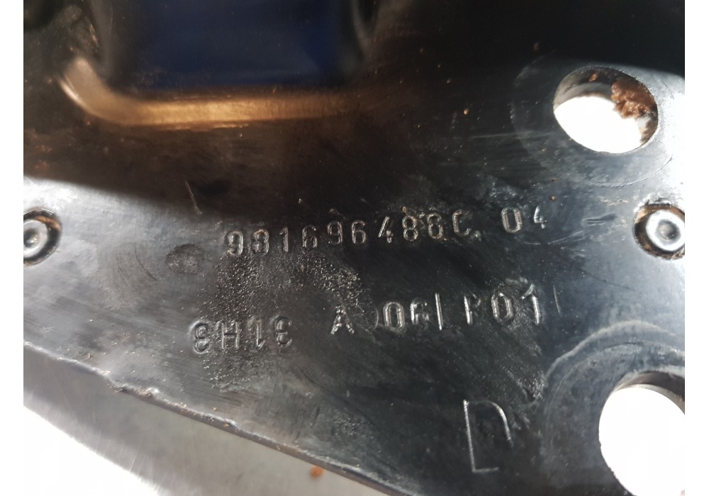 Recambio de soporte / guia puerta corredera para peugeot partner standard 600kg referencia OEM IAM 9816964880  