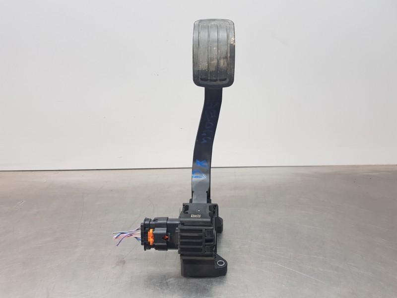 Recambio de pedal acelerador para peugeot partner standard 600kg referencia OEM IAM 9854066180  