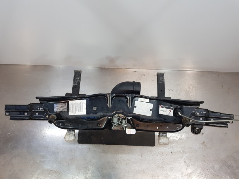 Recambio de travesaño superior para citroen jumper kasten l2h2 referencia OEM IAM 1675069780  