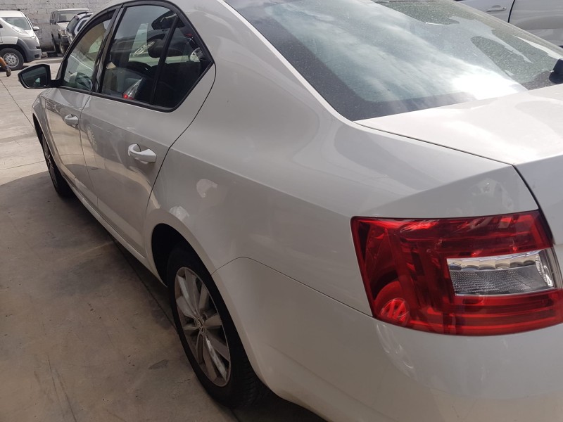 skoda octavia lim. (5e3) del año 2013