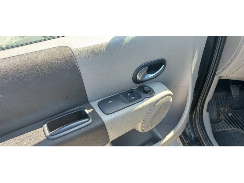 renault modus del año 2004