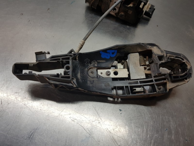 Recambio de cerradura puerta delantera derecha para peugeot rifter active pack referencia OEM IAM 9816343380 16943581 