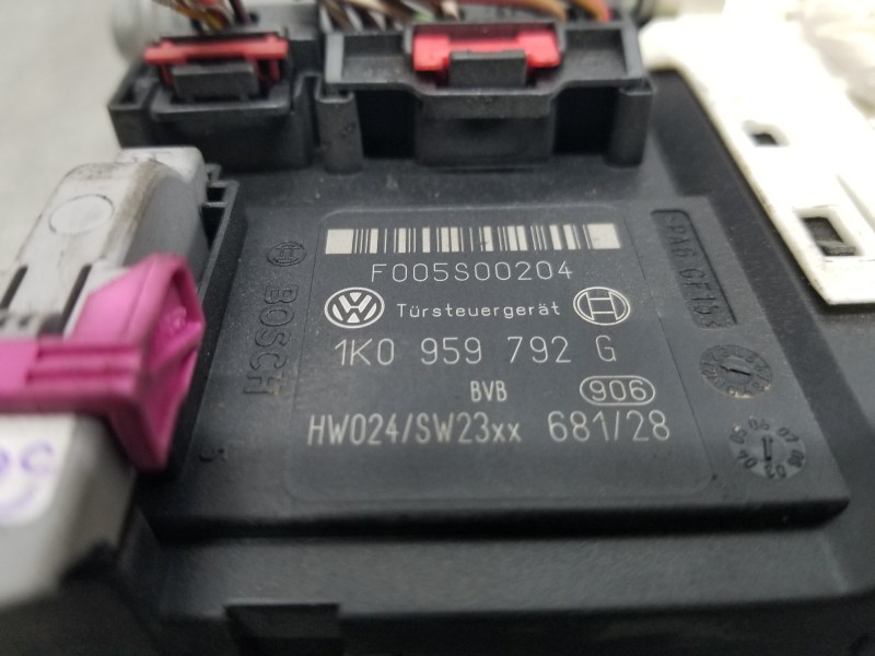 Recambio de motor elevalunas delantero derecho para volkswagen passat variant (3c5) elegance referencia OEM IAM 1K0959702L041 1K