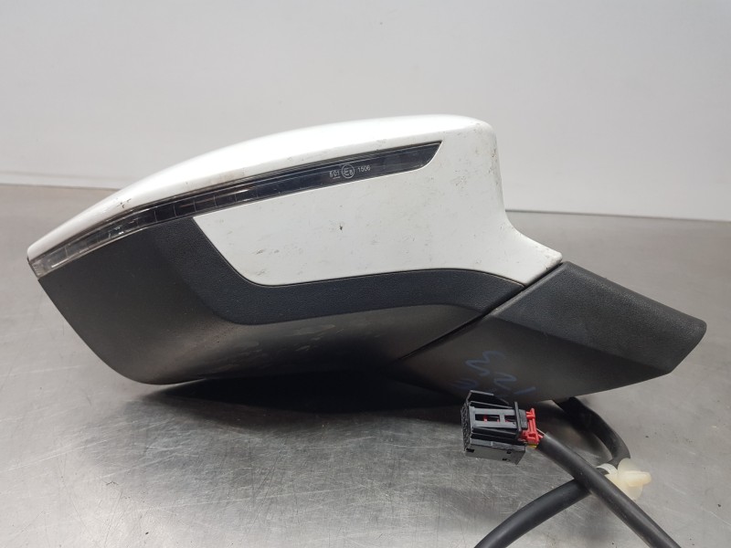 Recambio de retrovisor derecho para seat ateca style go referencia OEM IAM 576857508AC9B9 576857508AC 