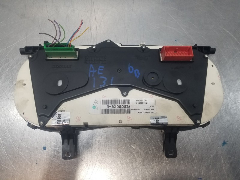 Recambio de cuadro instrumentos para renault trafic caja cerrada (ab 4.01) furgón ii referencia OEM IAM 8200390132 P8200390132B 