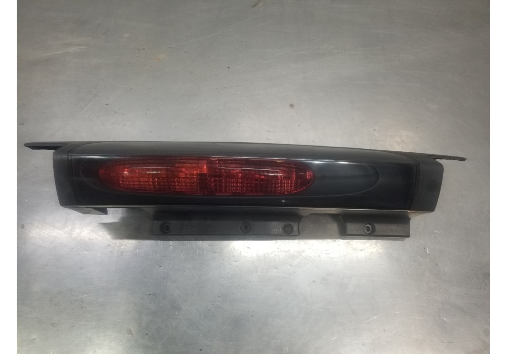 Recambio de piloto trasero izquierdo para renault trafic caja cerrada (ab 4.01) furgón ii referencia OEM IAM 8200336835  
