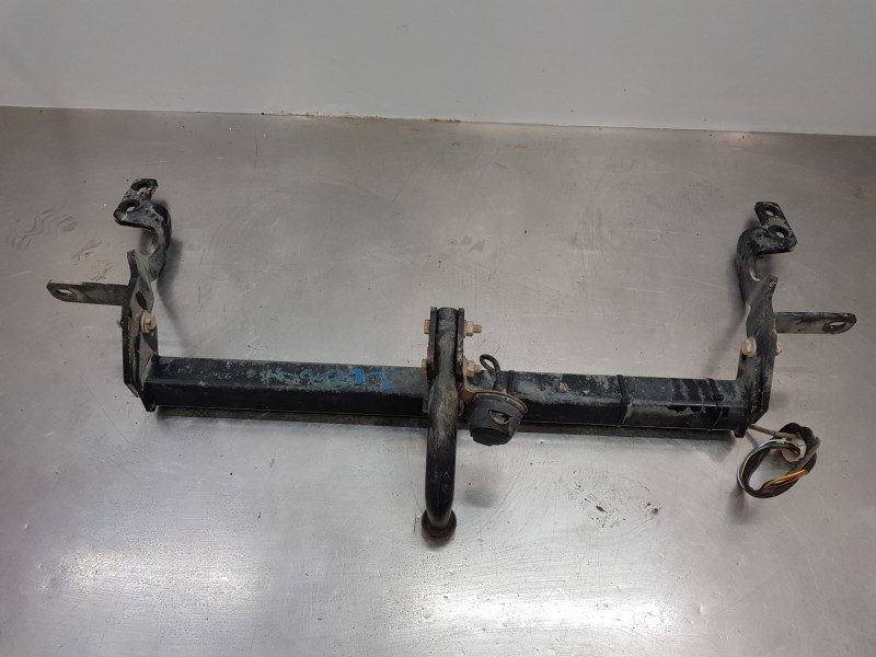 Recambio de enganche remolque para peugeot rifter active pack referencia OEM IAM 1623241080 9819988680 